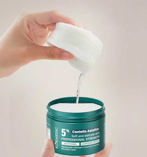 Pads Faciales Calmantes 5% Centella Asiática – Anti-Manchas y Ojeras | KORMESIC (50 und.)